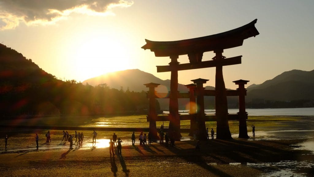 Japon : D'Osaka la Rebelle à Miyajima la Magnifique O-torii Japon blog voyage LoveLiveTravel