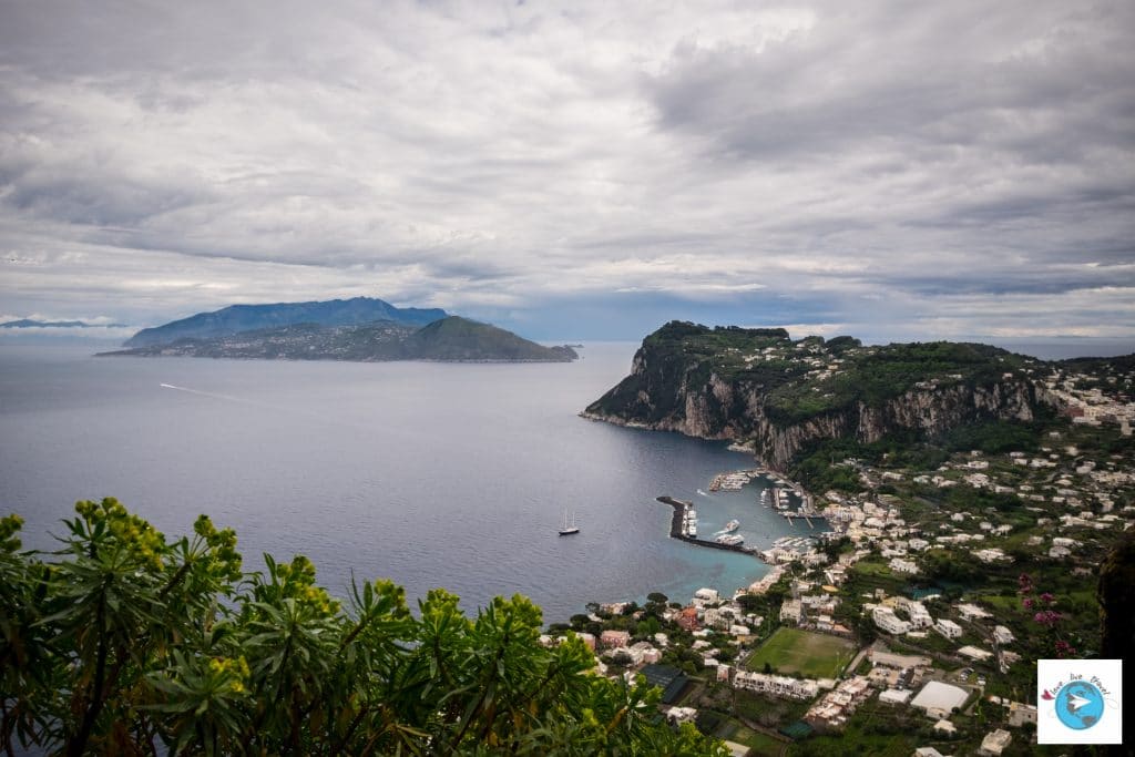 Capri boat Italie blog voyage Love Live Travel
