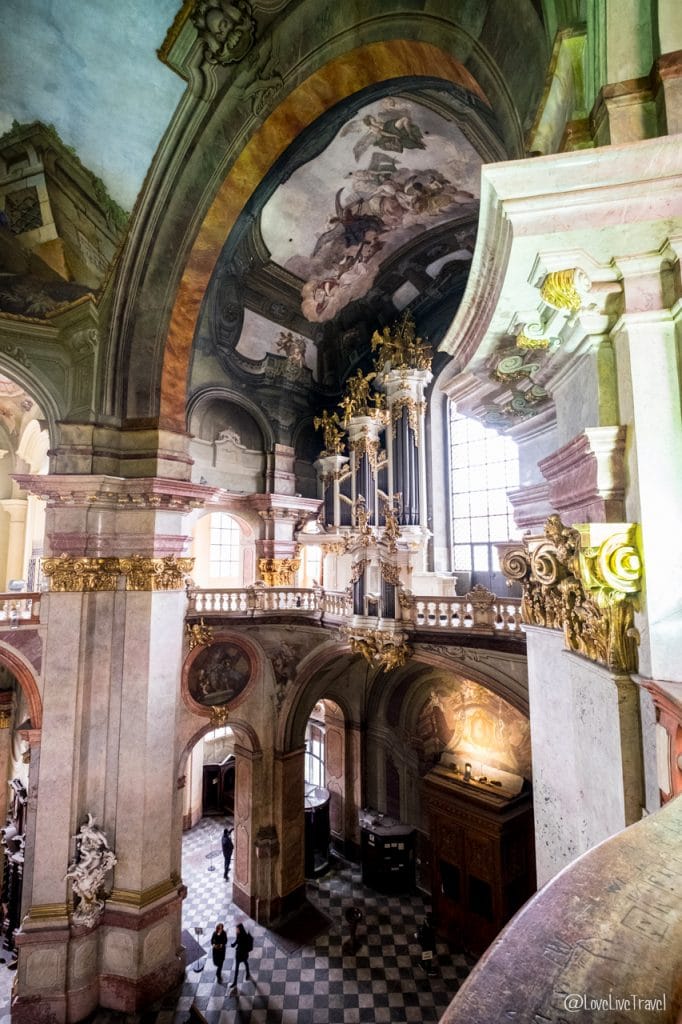 Église Saint-Nicolas de Malá Strana Prague république tchèque blog voyage lovelivetravel